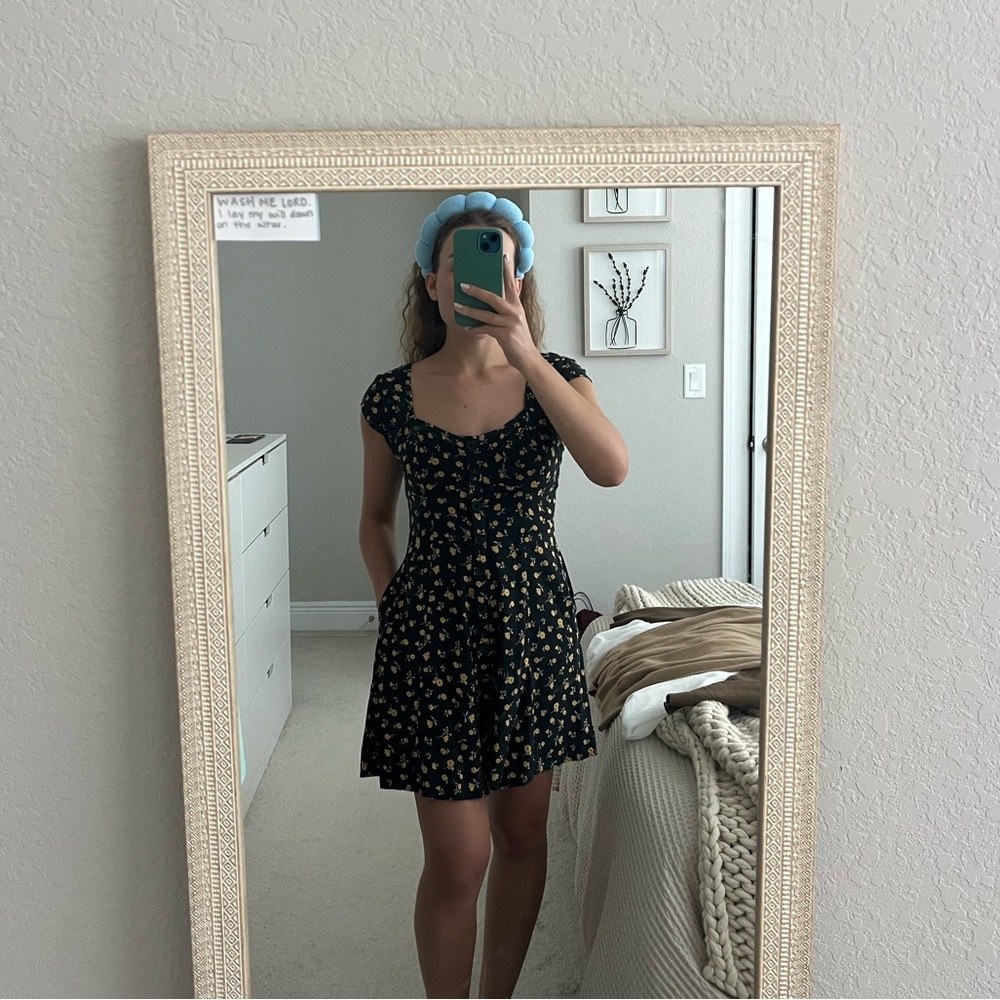 Black Dress with Yellow Flowers. HAS POCKETS! Buttons down the front.